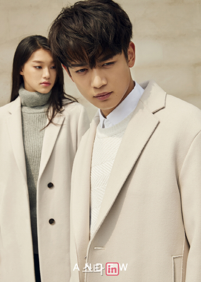 [포토]화이트 코트로 커플룩 선보이는 샤이니 민호-모델 김설희