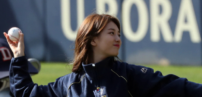 [포토] 수지 시구, 구종은?