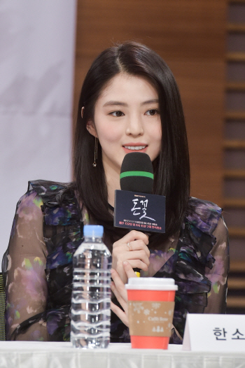‘돈꽃’ 한소희 “부담감 커…장승조 배려 감사”