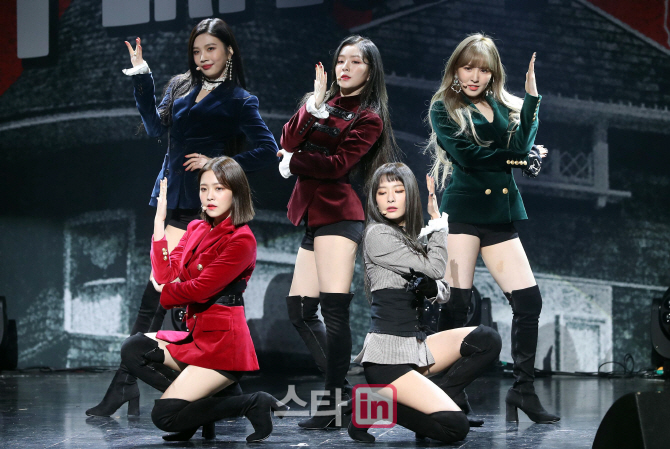 [포토]레드벨벳 '무대 위에 인형이'