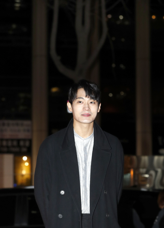 이창엽, '은은한 미소에 여심 사르르~'