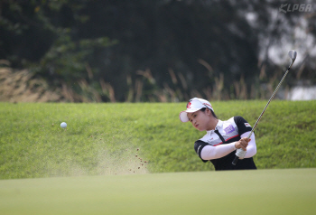 '슈퍼루키' 최혜진..KLPGA 2018개막전부터 불꽃타