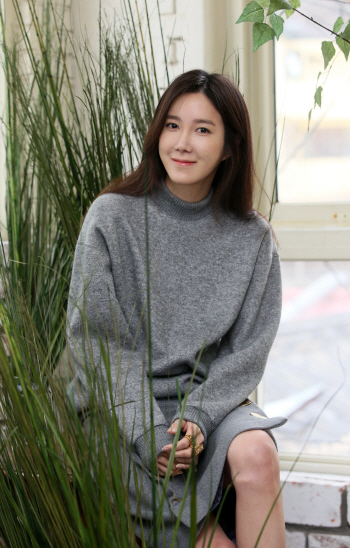 이지아, ‘나의 아저씨’로 드라마 복귀…이선균 아내