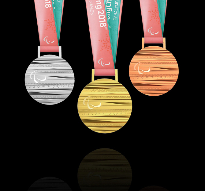 평창 패럴림픽, 메달 공개...'한글, 평창의 자연’ 모티브