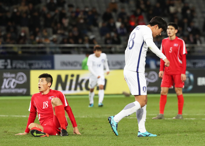 '행운의 자책골' 신태용호, 북한에 쑥스런 승리...내용은 낙제점
