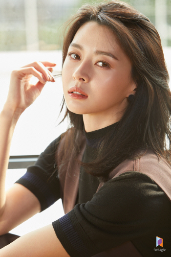 헬로비너스 나라, ‘나의 아저씨’ 합류…송새벽과 악연