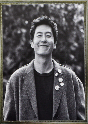 유지태·현빈·송승헌, 故김주혁 추모 미사 참석
