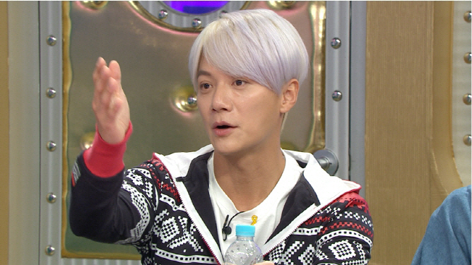 [단독]젝키 이재진, 제주서 미모의 여성과 핑크빛 만남