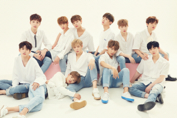 워너원, 美 빌보드 선정 '2017 K팝 최고 신인'