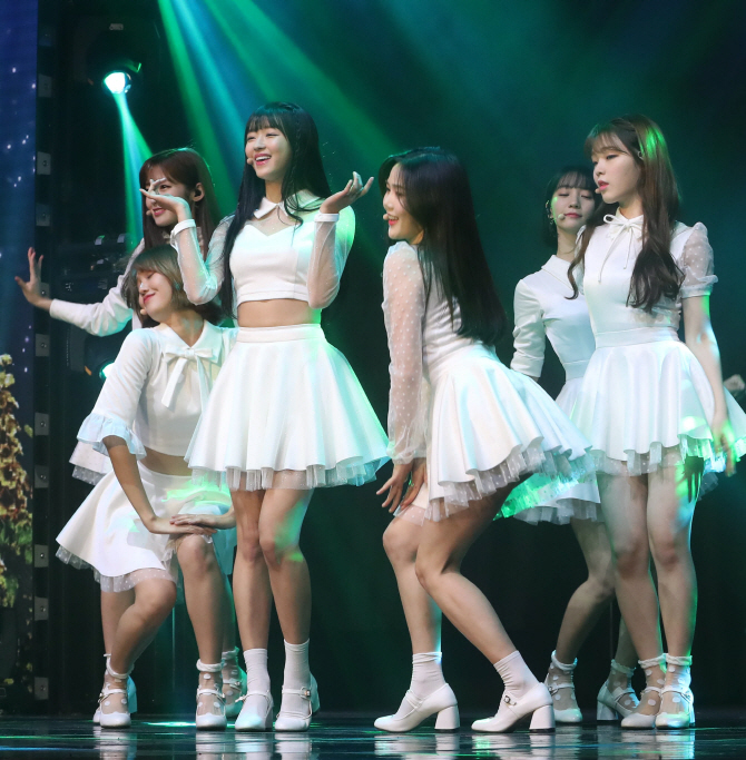 [포토] '비밀정원'으로 컴백한 오마이걸