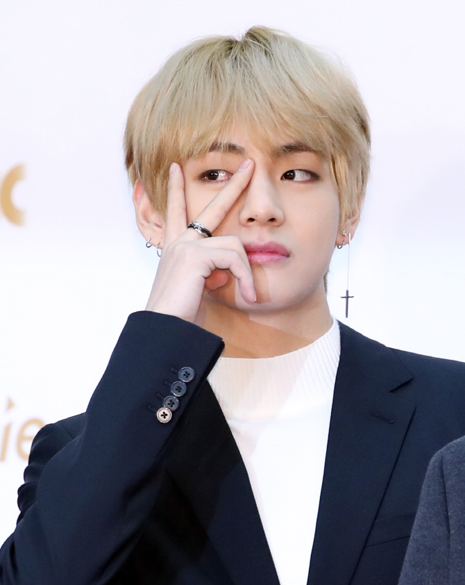 방탄소년단 뷔, '골든디스크에서 멋짐 폭발'