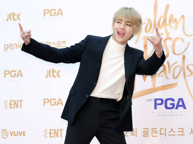 방탄소년단 뷔, '흥부자의 깨알 브이'