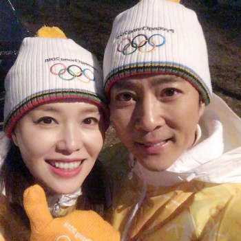 최수종·하희라, 부부가 함께 성화봉송 “세계의 축제, 돕는 배필”