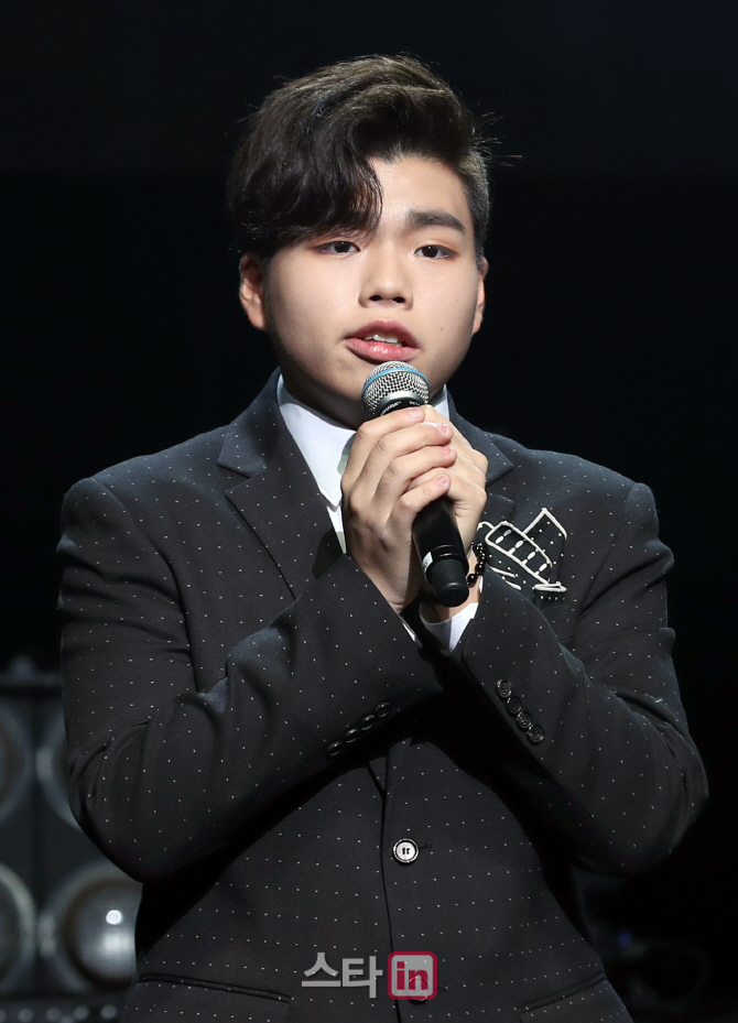 [포토]인사말하는 더 이스트라이트 이승현