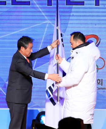 한국 올림픽 선수단 결단식…정부 “성심껏 뒷바라지할 것”