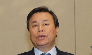 도종환 장관 “북한 선수 12명 합류는 IOC 요구”