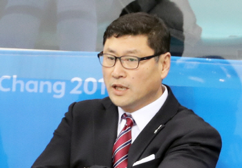 '0-8 대패' 백지선 감독 "패배는 감독인 내 책임"