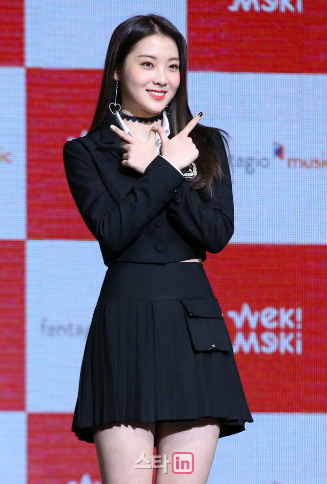 [포토]위키미키 루시, '청순하게'