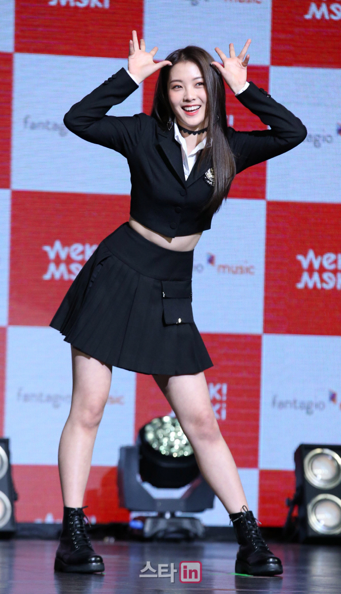 [포토]위키미키 루시, '발랄하게'