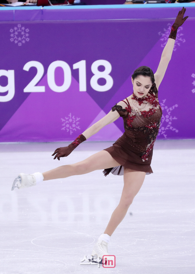 [포토]메드메데바, 은반위 여신의 환상적인 연기