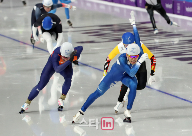 [포토]빙속 이승훈, 나를 따르라!