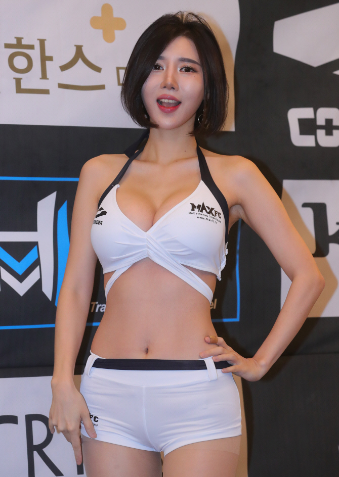 [포토] 불륨 있는 몸매 맥스 앤젤 손주아