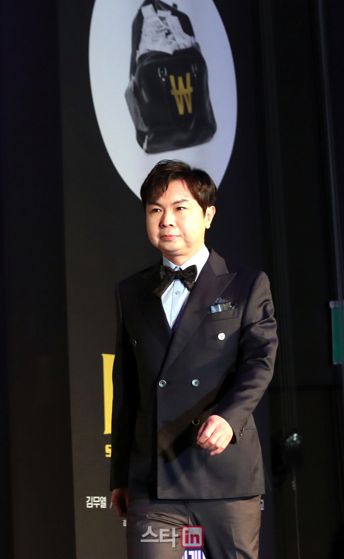 [포토]임원희, '머니백' 주인공은 바로 나!