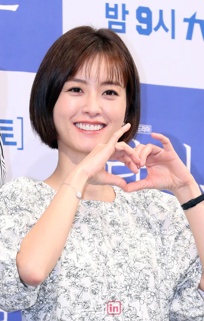 [포토]정유미 '봄처럼 생기발랄한 미소'
