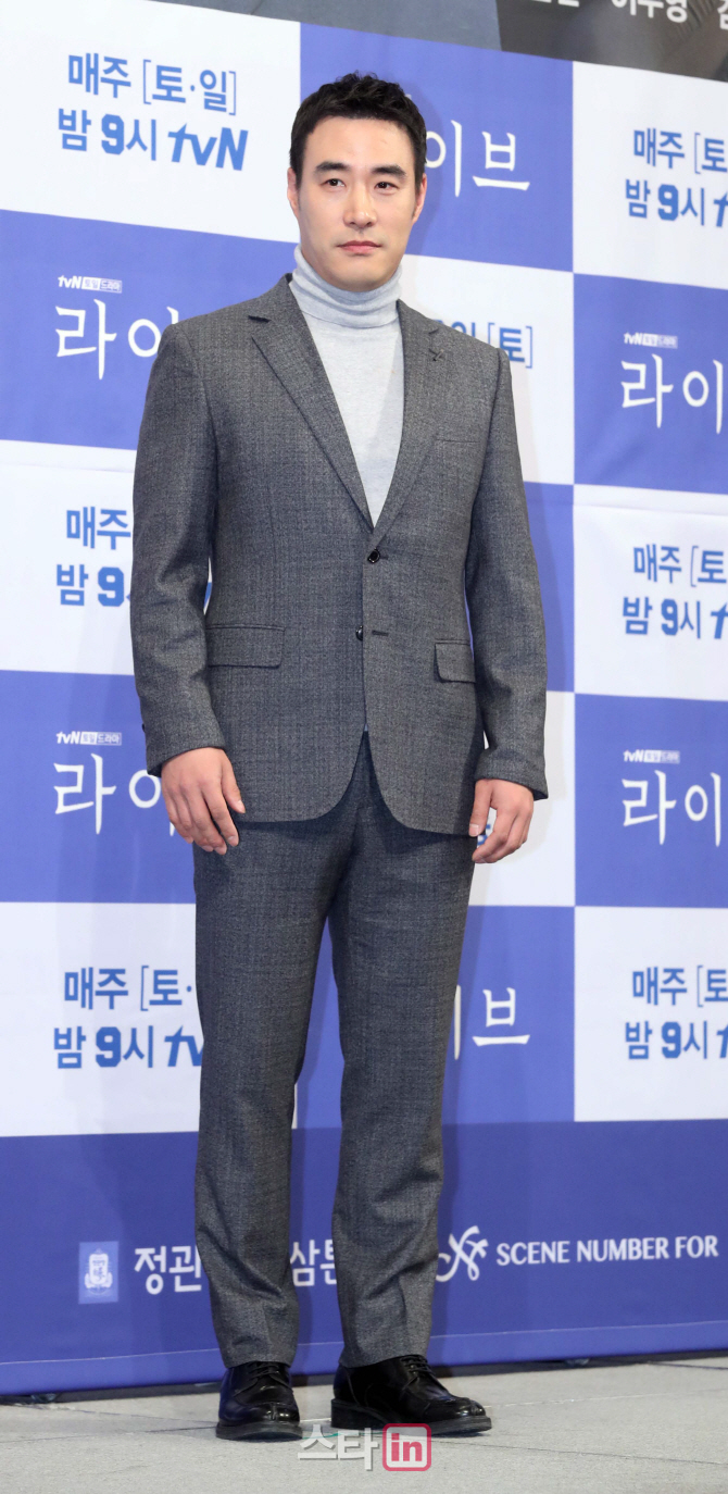 [포토]배성우 '진지함 가득'