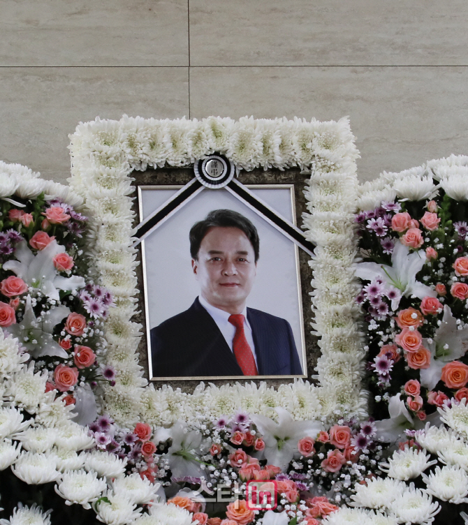 [포토]故 조민기, '삼가 고인의 명복을 빕니다'