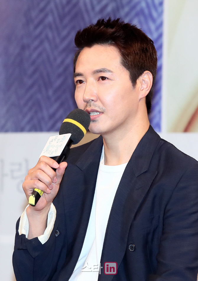 [포토]소감 밝히는 배우 윤상현