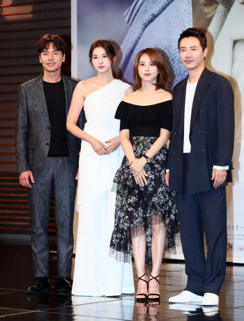 ‘손꼭잡고’ PD “불륜 설정 아냐…다양한 사랑의 형태”
