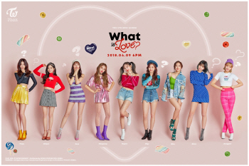 트와이스, 컴백 앞두고 선주문량 기록 경신 '35만장'