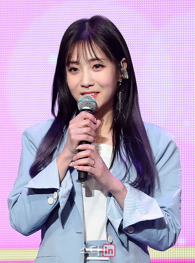 [포토]러블리즈 유지애, '아련한 인사말'