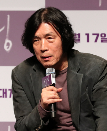 ‘버닝’ 이창동 감독 “8년만에 신작, 기대·긴장 교차”
