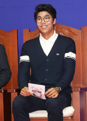 '테니스 간판' 정현, 바르셀로나 오픈 2회전 기권