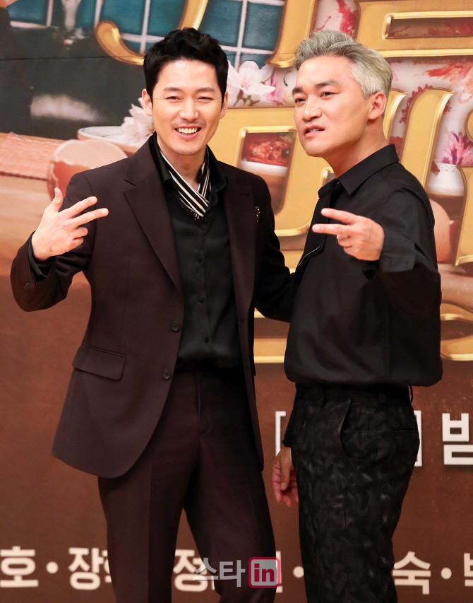 [포토]배우 장혁-조재윤, '식사하실래요?'