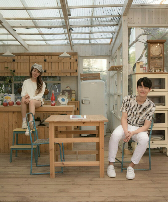 타린, 5개월 만의 신곡서 피터한과 듀엣 호흡