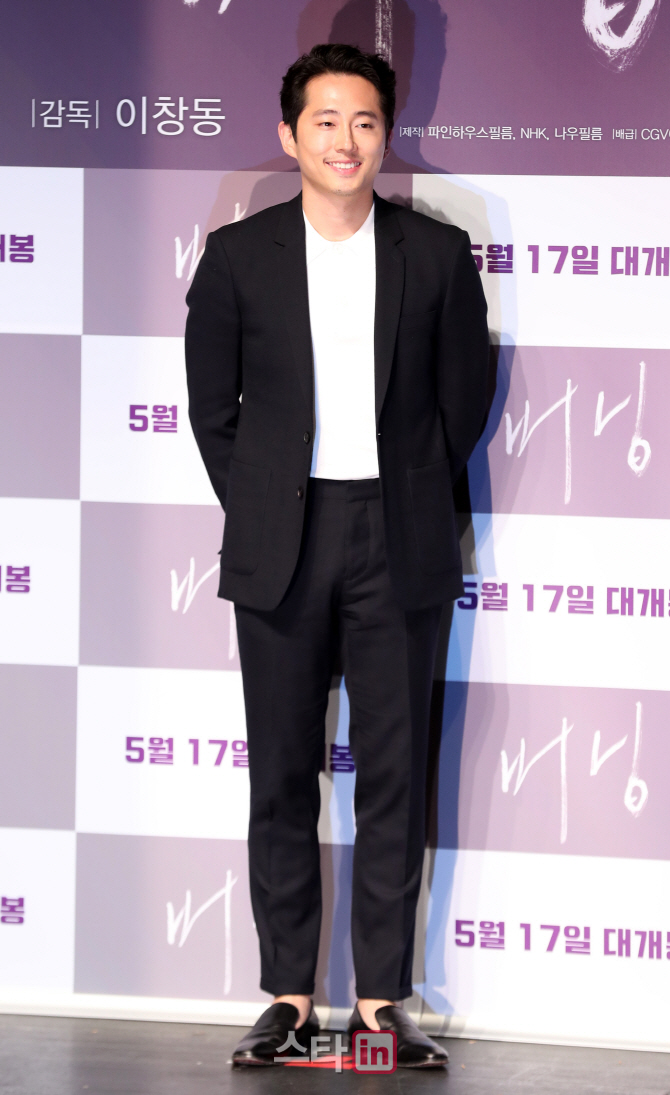 '욱일기 논란' 스티븐연, 일 키운 후속조치…‘버닝’은?