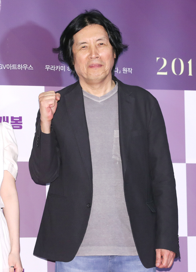 칸 가는 '버닝'의 이창동 감독