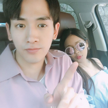'17살 차이' 미나♡류필립, 7월7일 결혼식 올린다