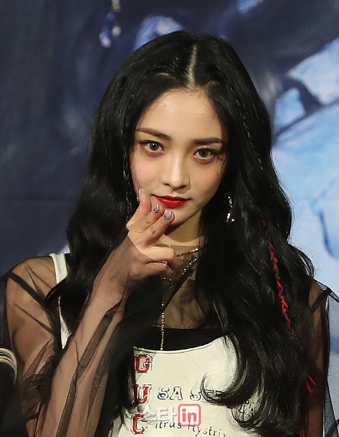 [포토]프리스틴 V 결경, '도도한 요정'