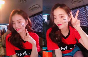 설하윤, 트로트 가수 최초 축구 국가대표 응원가 동참
