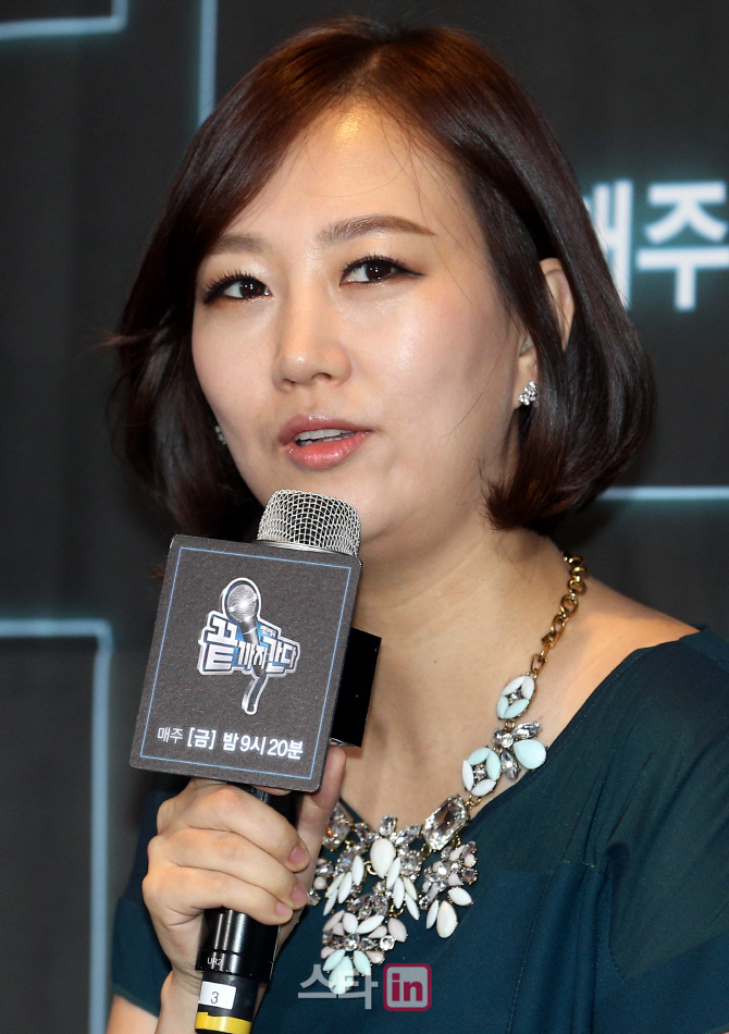 장윤정 모친, 억대 사기 혐의로 구속