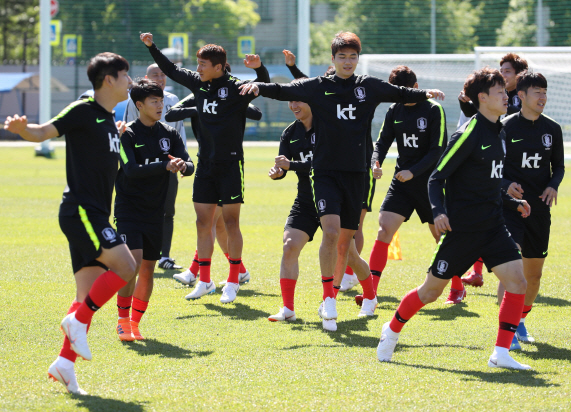 사우디, 러시아에 5-0 완패..."웃지 마 우리 얘기야"