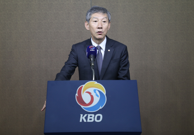 KBO, '뒷돈 트레이드' 히어로즈 이장석 전 대표 무기 실격