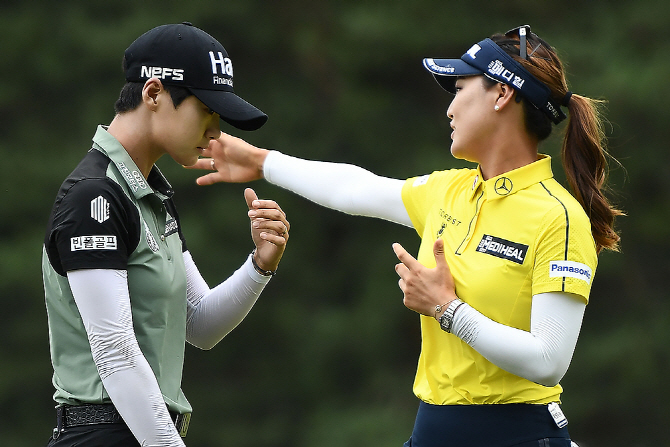 [포토] 유소연 '(박)성현아 축하해'