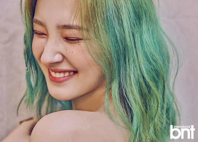 [포토]모모랜드 낸시 "초록 머리 적응 안 돼, 핑크 머리 주이와 함께하면 수박바"