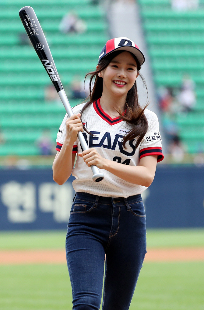 [포토] 시타 마친 오마이걸 효정