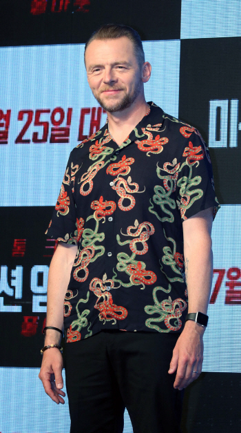 사이먼 페그 "액션은 톰, 인기는 나?"